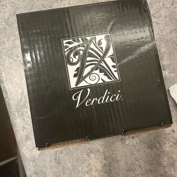 Set of 4  bowls - Picture 3 of 3